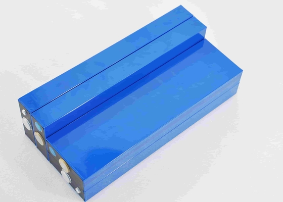3.2V175Ah李イオン電池細胞の蓄積エネルギー175Ah EIKTO力3.6Kg